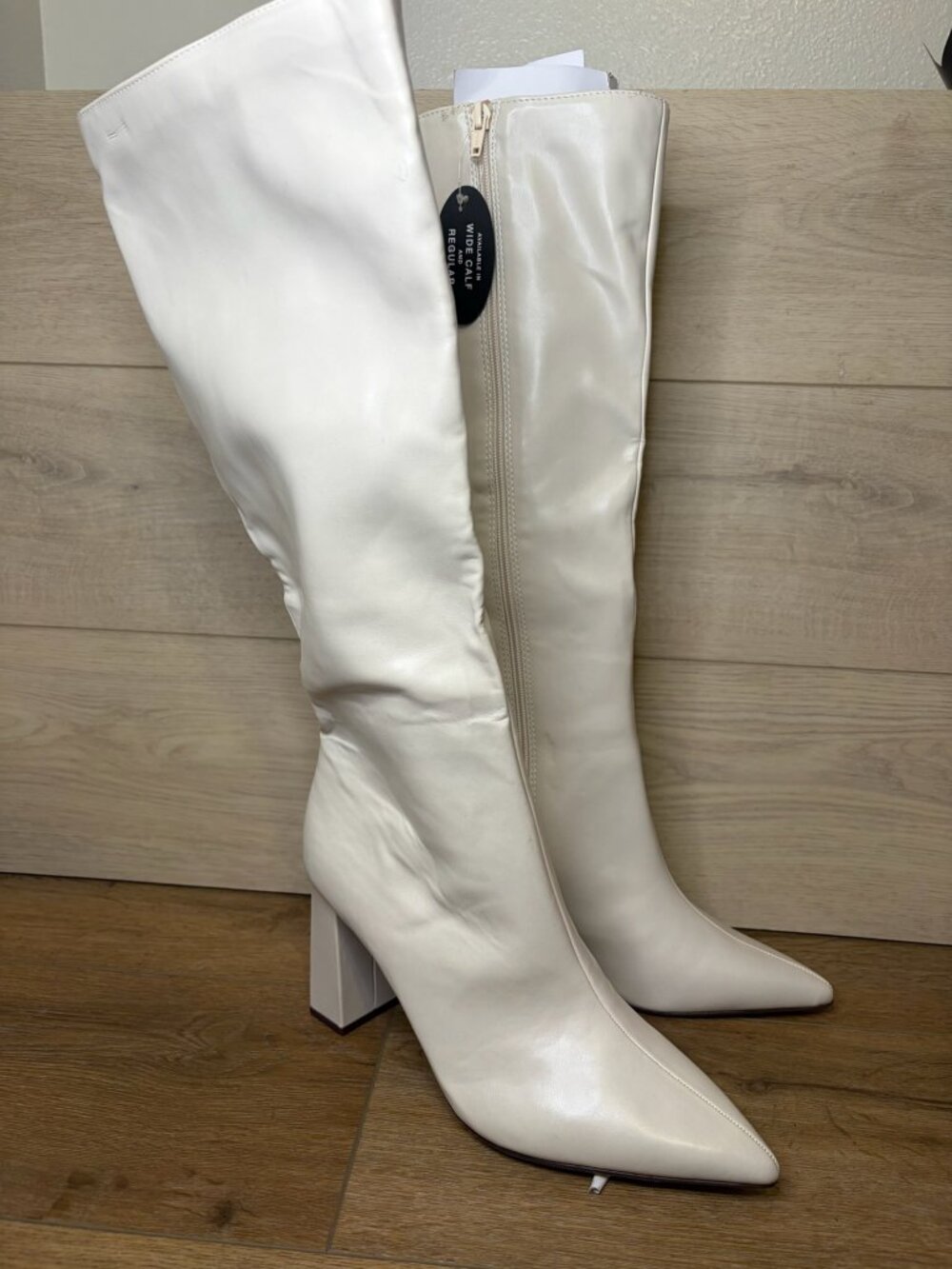 Wild Pair Islahp Knee-High Block Heel Boots White Size 10M NWT